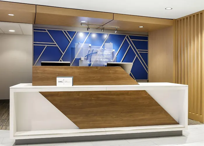 Holiday Inn Express & Suites Plainwell By Ihg